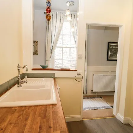 Regent House Apartment Scarborough